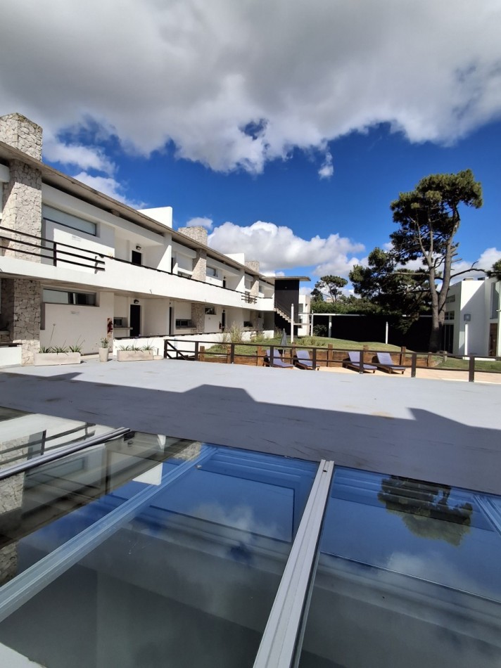 Departamento2 ambientes en venta en Las Gaviotas con cochera