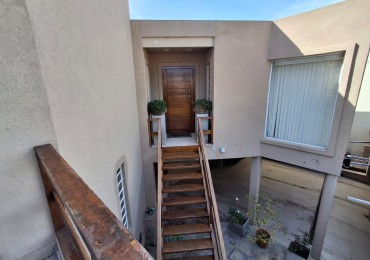 Casa en venta de Categoria 4 ambientes en Vila Gesell